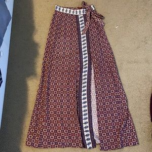 TILLY’S LONG SKIRT SIZE XS